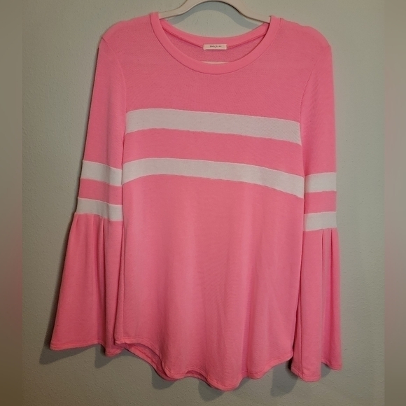 12 PM by Mon Ami Neon Pink Beach Sweater with Flare pleated sleeves Size S/M - Picture 3 of 7